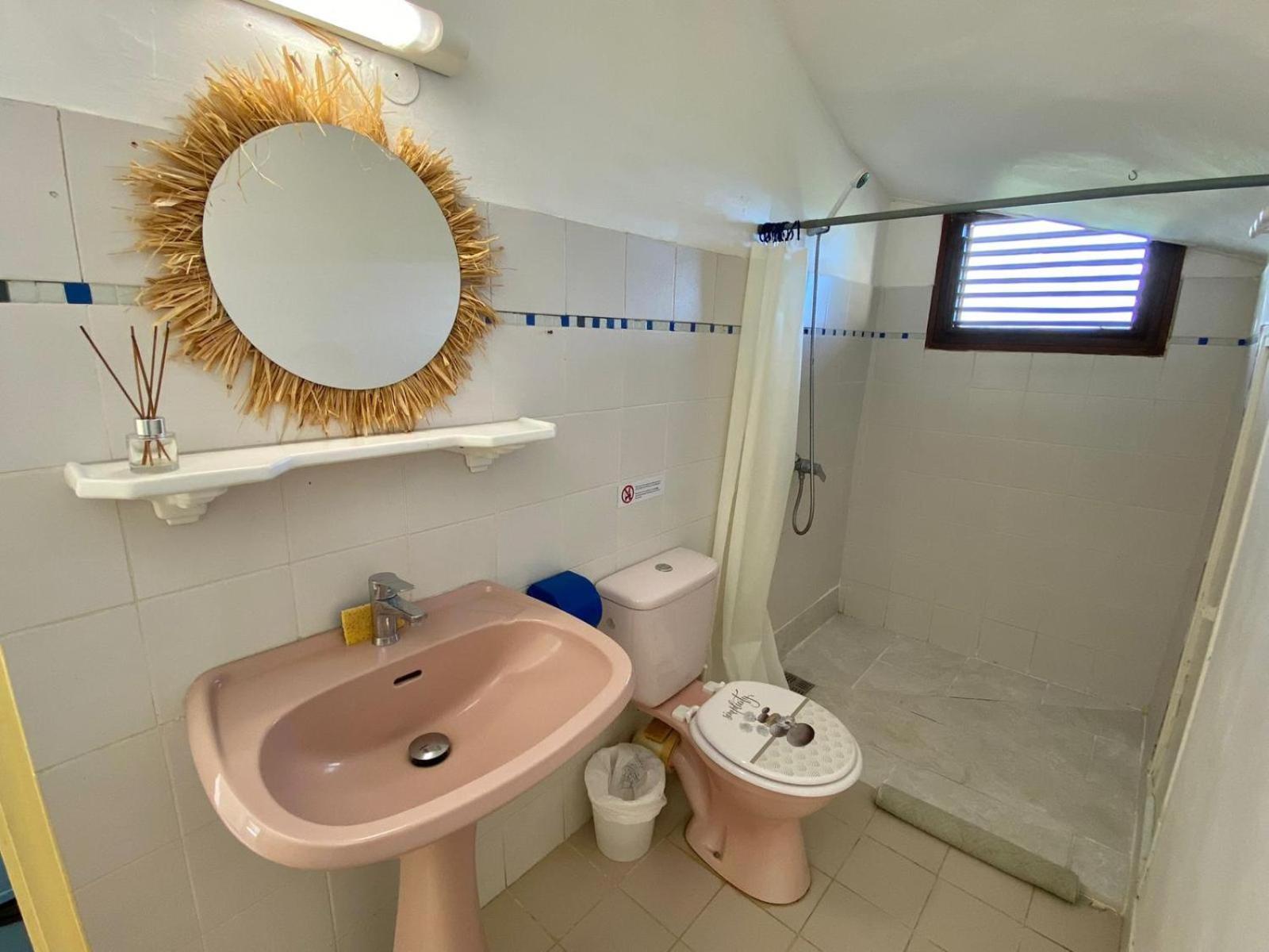 Top Hill Appartements 拉特里尼泰 外观 照片